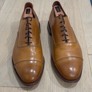 Allen Edmonds Tan Leather Oxford Shoes with Cap Toe